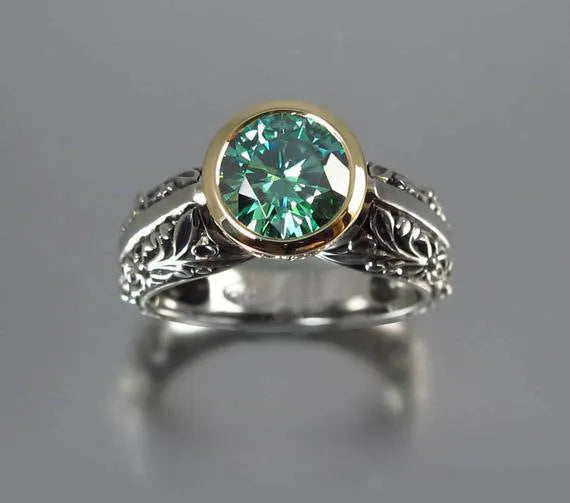 Flower-shaped gold-plated ring with green silver finish and vintage colour separation design