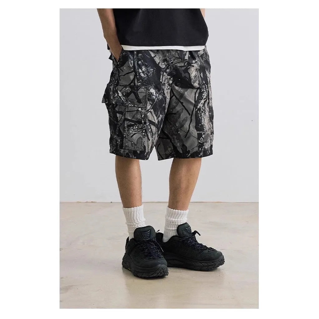 Loose casual straight-leg denim shorts in black or army green with mid-waist and zip fly
