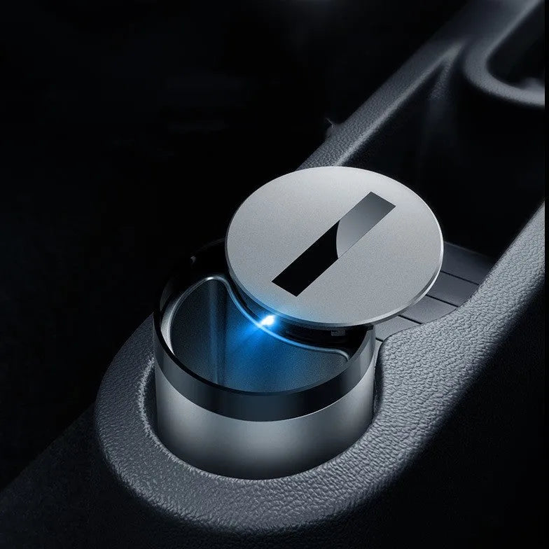 Automatic car ashtray measuring 7x10cm in gun grey or secret silver with built-in battery