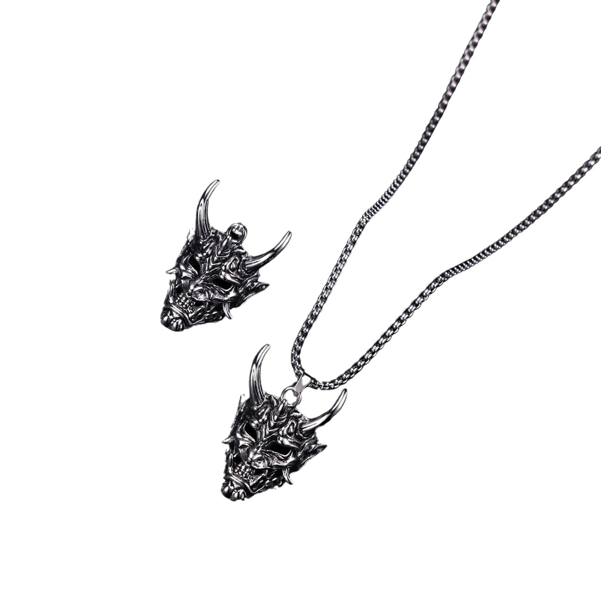 Men's vintage silver necklace with a 40mm zinc alloy pendant on a chain.