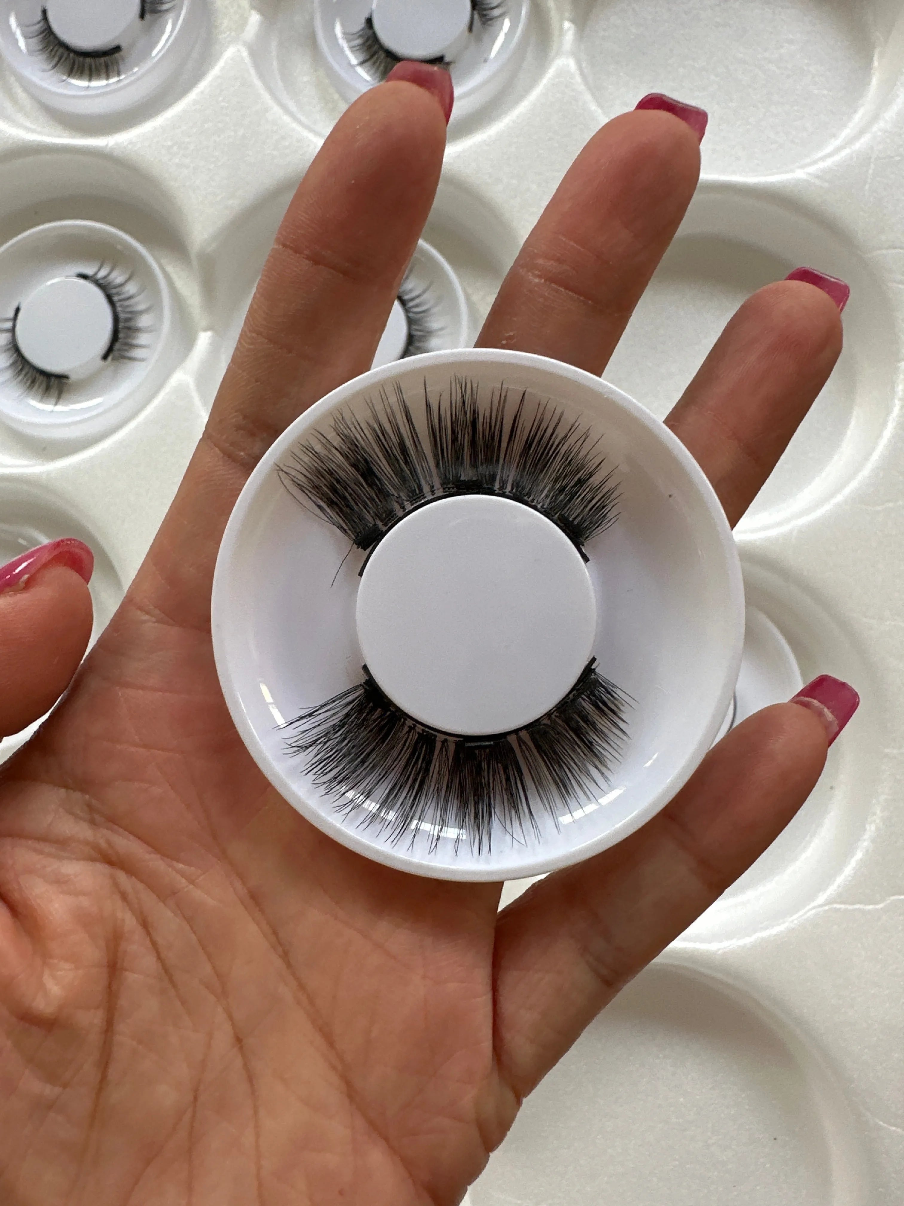Magnetic suction false eyelashes Little Devil Supernatural Magnet Suit in mink material with white clip