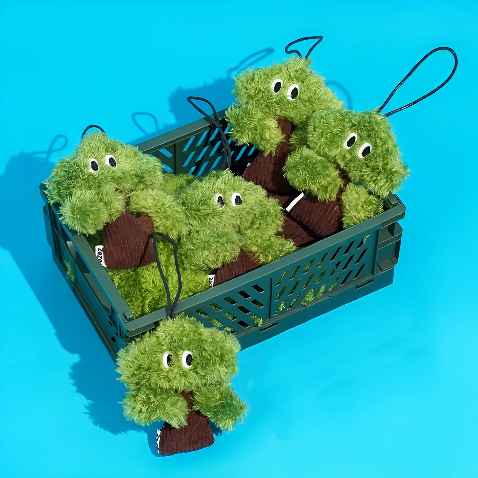 Pine tree shaped cat toy with cat mint filling and tease stick in three sizes