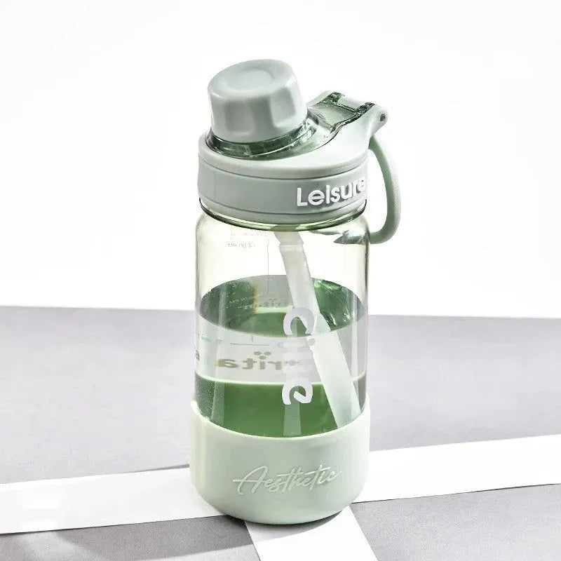 Heat-resistant plastic portable cup with straw in grey, green or pink cartoon pattern