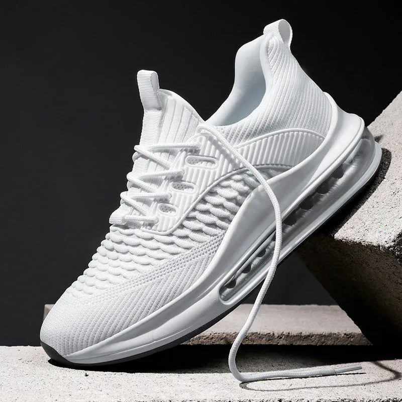 Men's black low-top mesh running shoes with a round toe and lace-up front on a white background.