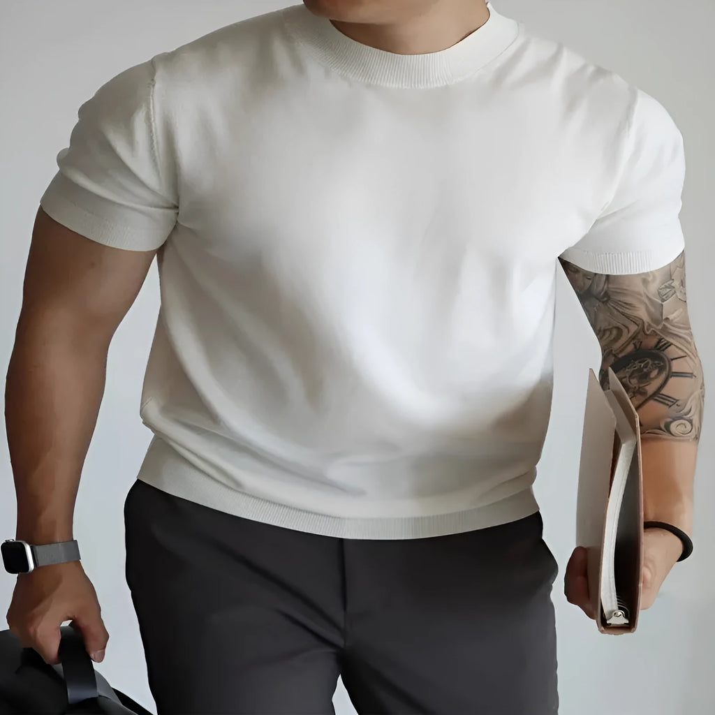 Men's slim-fit solid colour t-shirt in polyester fabric available in eight colour options
