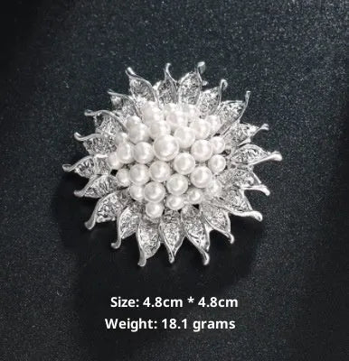 Minimalist pearl floral brooch with diamond inlay on alloy base, sweet and cool style for women