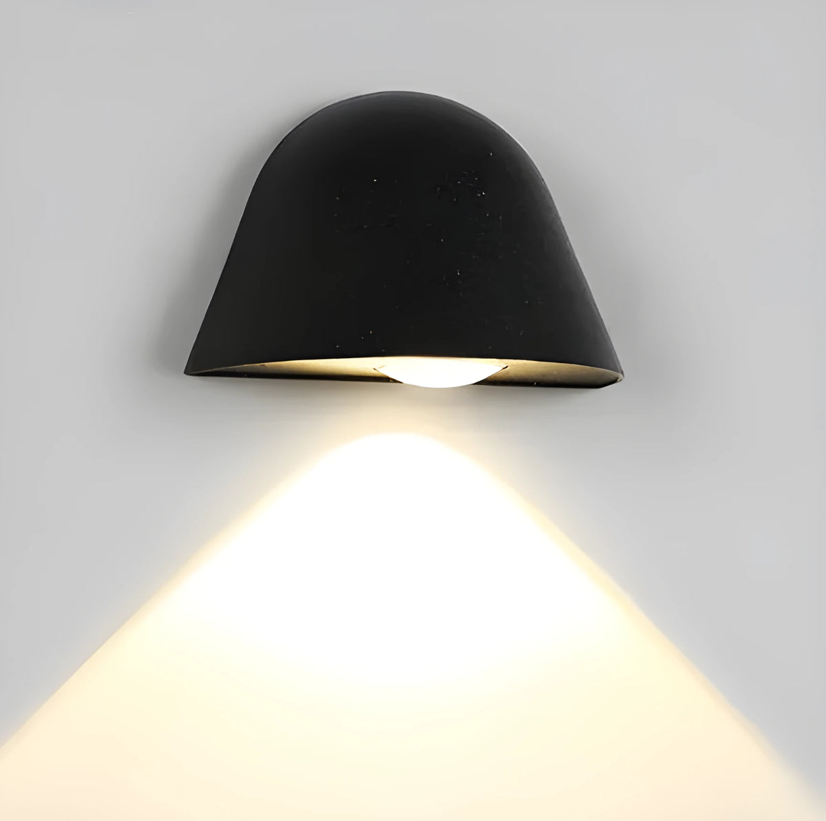 IP65 outdoor wall lamp in aluminium with 5W LED and choice of black, platinum, black gold, spot white, or ceramic white finish