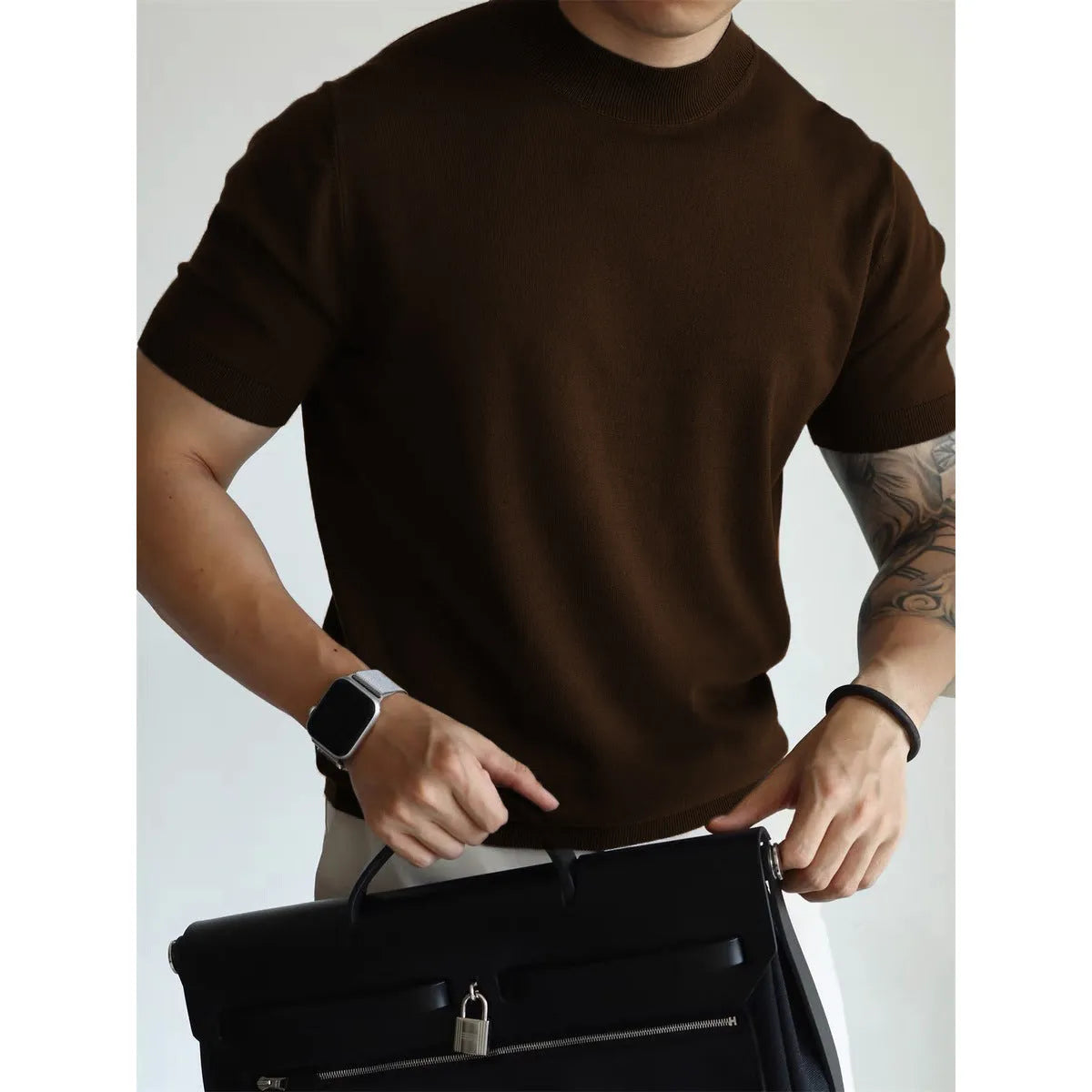 Men's slim-fit solid colour t-shirt in polyester fabric available in eight colour options