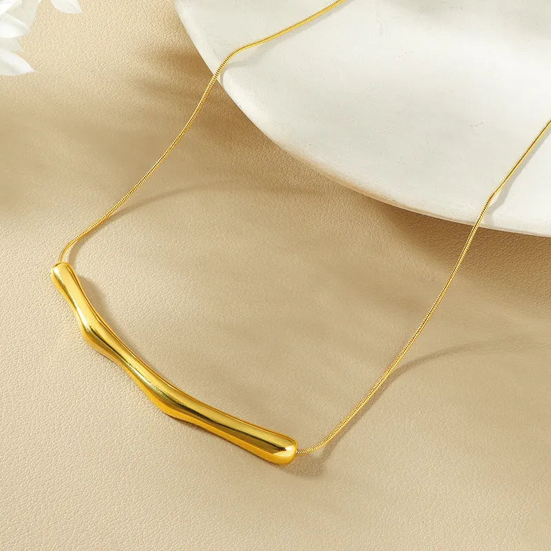 Women's titanium steel pleated necklace with irregular geometric design in gold or steel colour