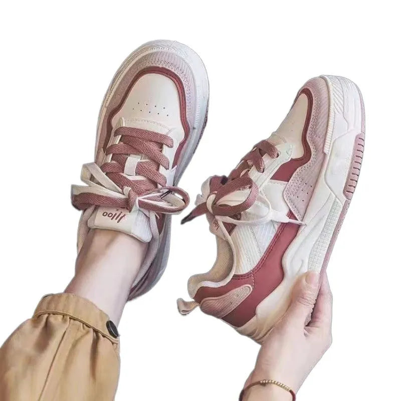 Women's low-top rubber sneaker in beige with height-increasing sole
