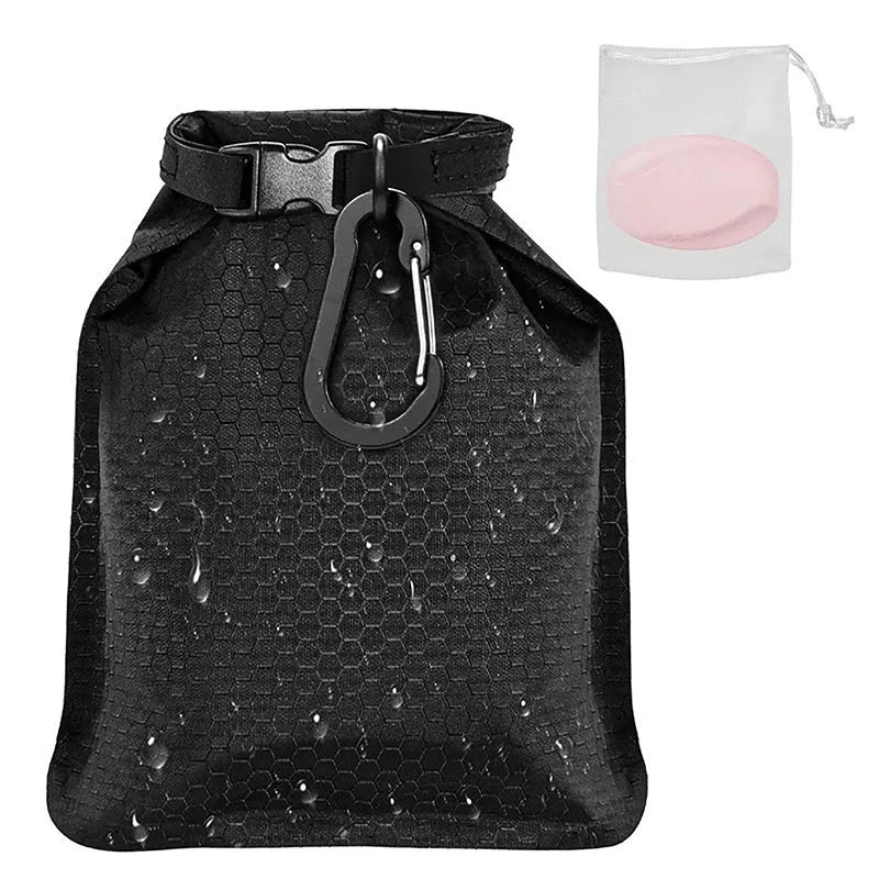 Waterproof mesh soap bag with bubble net texture measuring 17 by 13 centimetres