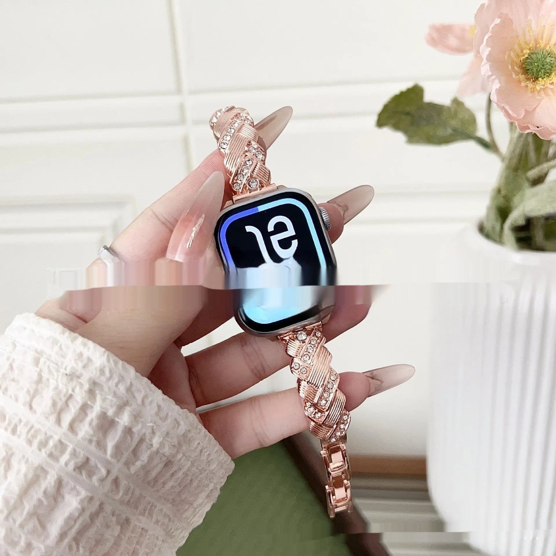 Zinc alloy metal Apple watch strap in silver, rose gold, gold, black, and starlight colour options.