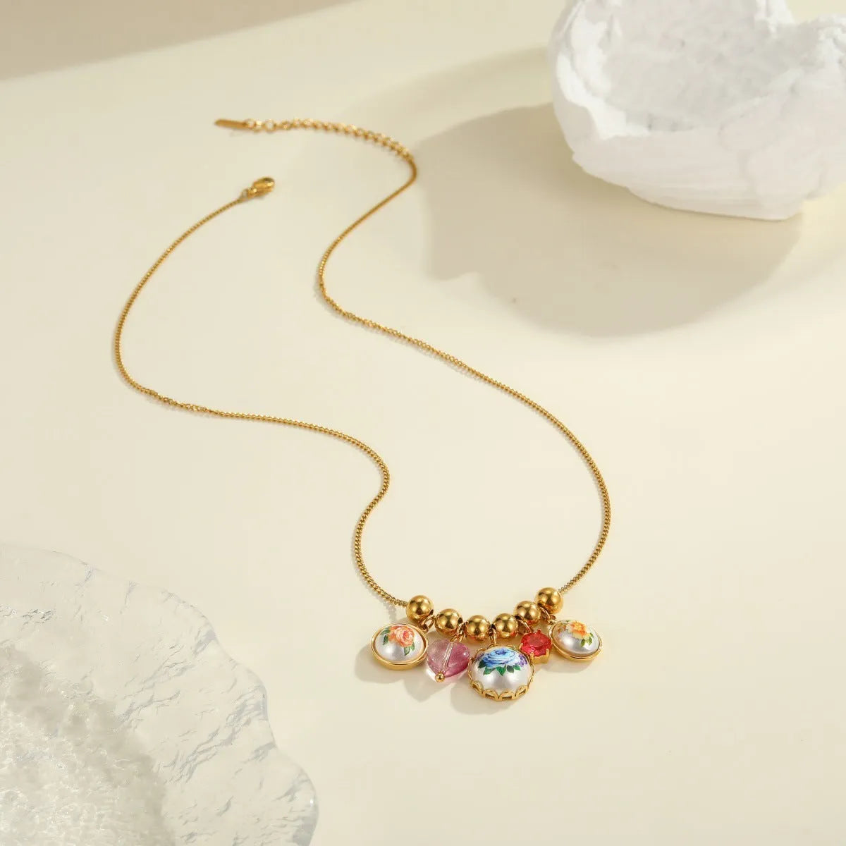 Vintage sunflower flower necklace in electroplated stainless steel with 18K purity, women's floral pendant