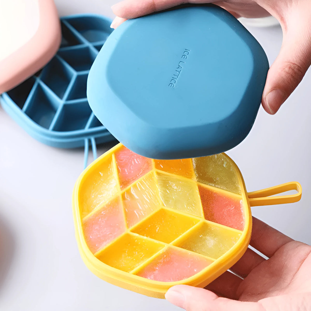 12 cavity hexagon silicone ice mold with lid, approx. 110 x 110 x 35mm, flexible food-grade tray for ice and jelly