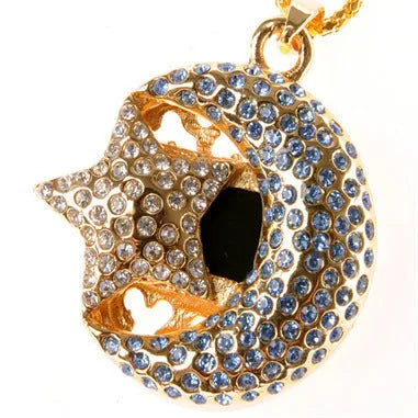 Jewelry Xingyue metal USB flash drive on a keyring, showing compact jewellery-inspired design.