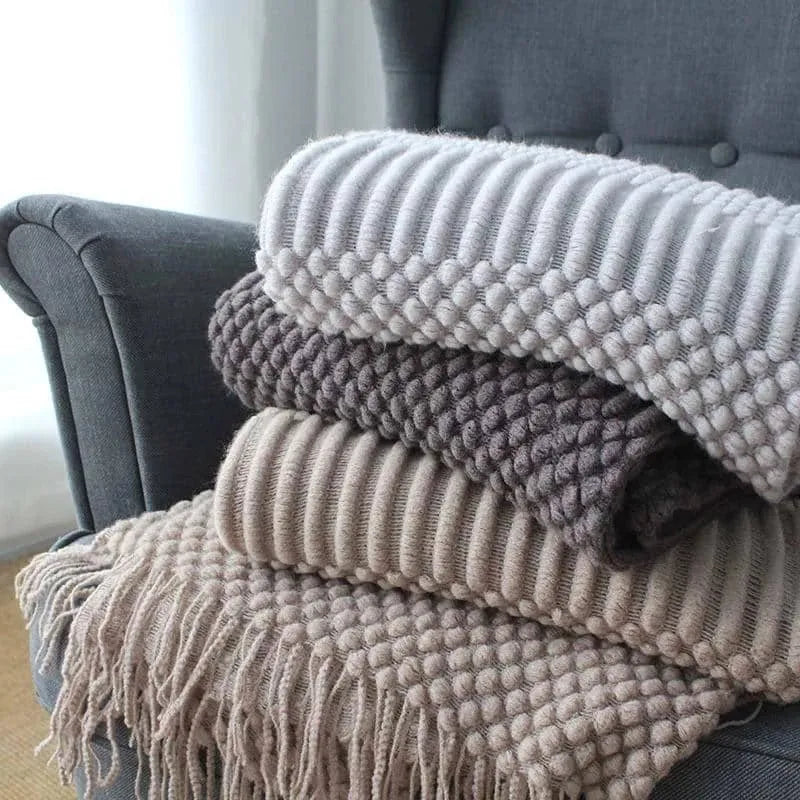 Small 127 × 170 cm polyester fibre nap blanket in dark grey, khaki, and light grey colours