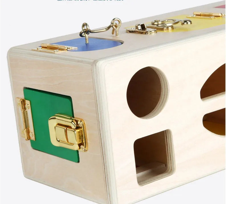 Wooden educational shape lock box toy with 12 pieces for preschool children
