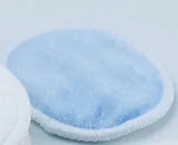 Bamboo velvet makeup remover pads in red and blue with cotton mesh storage bag