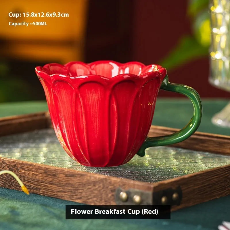 Ceramic breakfast cup with pastoral pattern in red or purple, 500ml capacity.