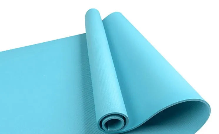 Red EVA fitness yoga mat with rolled black mat beside it, showing thickness options of 4mm and 6mm.