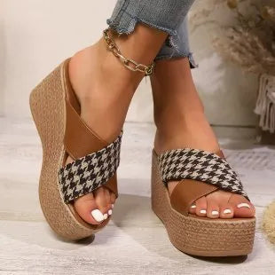 Cross leopard plaid wedge sandals in brown and black colours with rubber soles