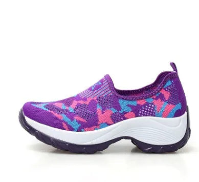 Dancing soft bottom flying woven rocking shoes in black camouflage with front strap and MD sole
