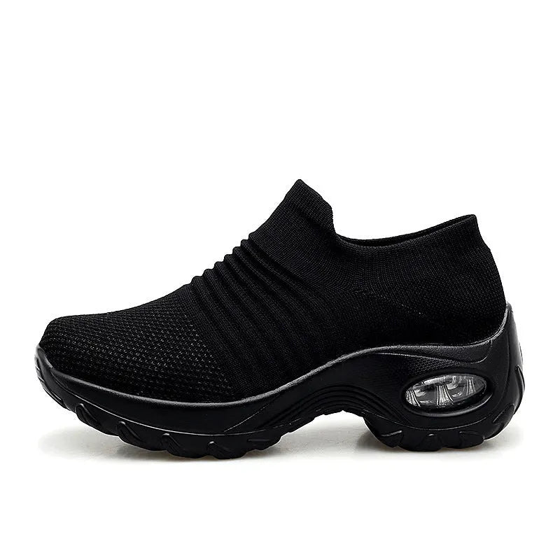 Dancing soft bottom flying woven rocking shoes in black camouflage with front strap and MD sole