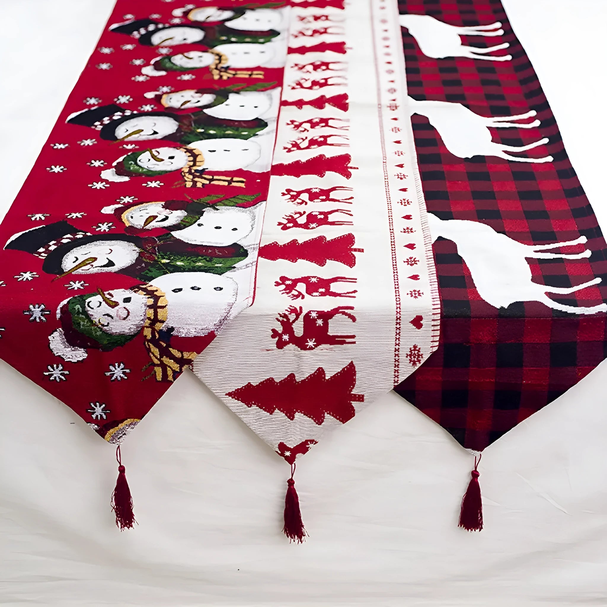 Christmas table runner with elk and snowman pattern on cotton linen fabric