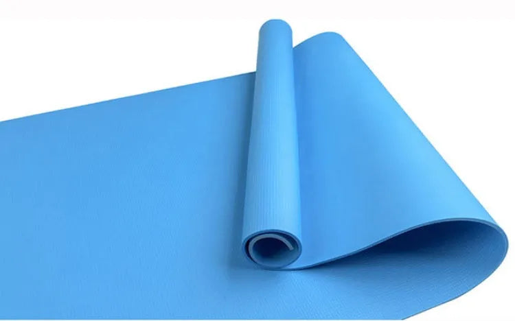Red EVA fitness yoga mat with rolled black mat beside it, showing thickness options of 4mm and 6mm.