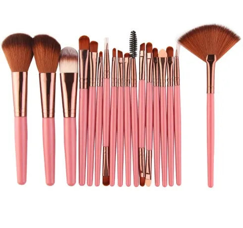 MAANGE 18-piece makeup brush set with fan-shaped tools displayed, showing one of 20 available style options.