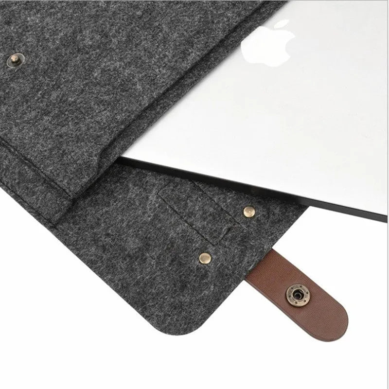 Simple felt laptop protective cover in dark gray for 13 inch laptop