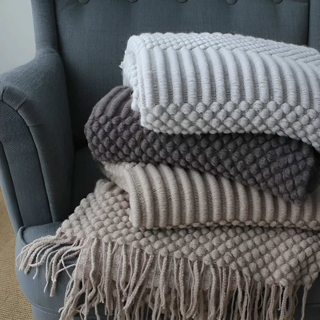 Small 127 × 170 cm polyester fibre nap blanket in dark grey, khaki, and light grey colours