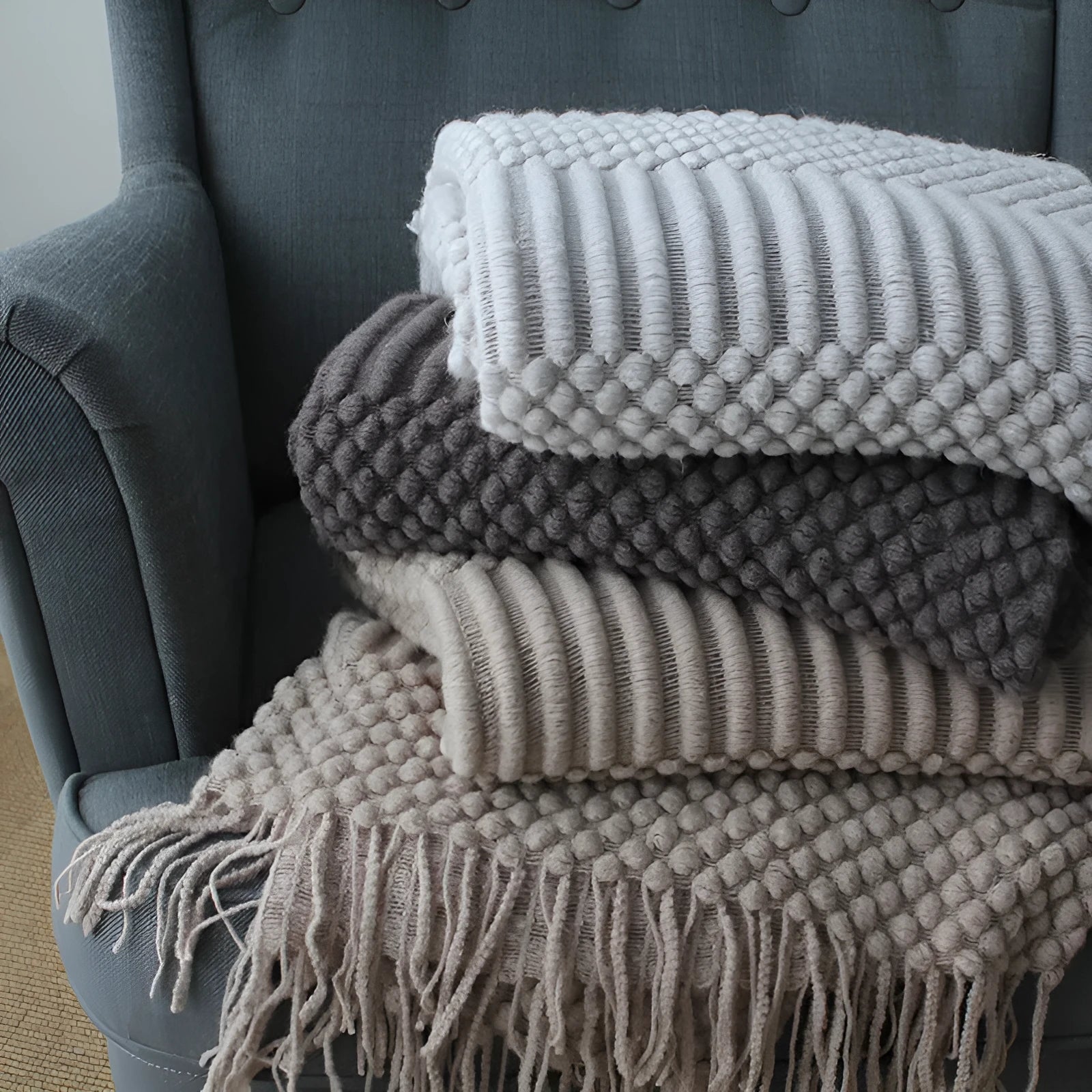 Small 127 × 170 cm polyester fibre nap blanket in dark grey, khaki, and light grey colours