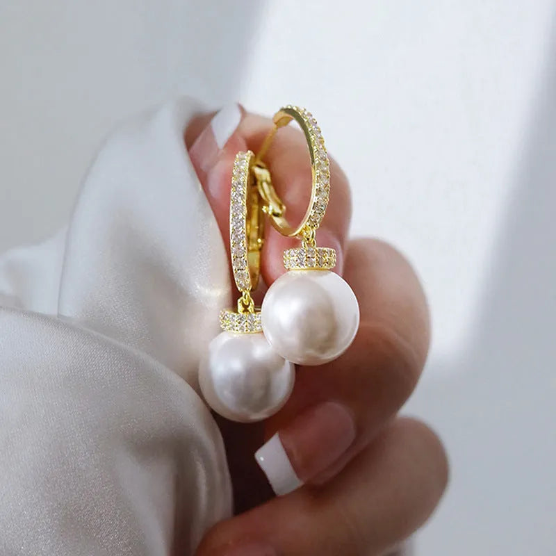 European and American temperament imitation pearl earrings with inlaid zircon in yellow gold, geometric design for women