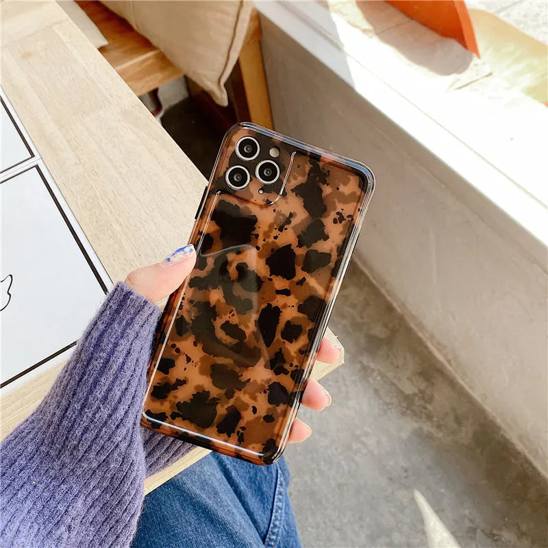 Retro amber leopard print soft rubber iPhone case with all-wrapped edges and reserved lanyard hole