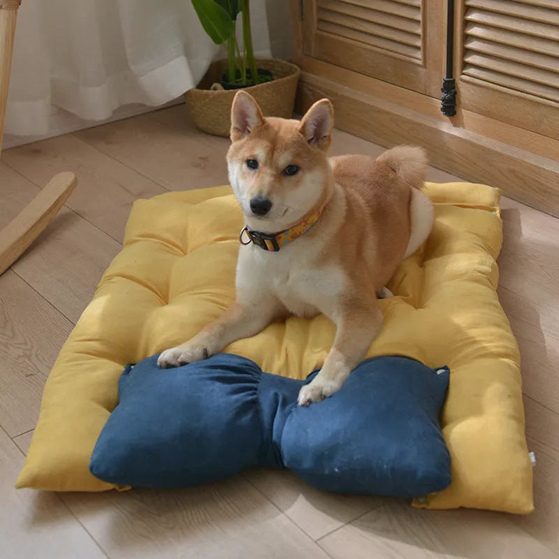 Flat four seasons pet mat in PP cotton and tribute cotton, shown in gray, pink or yellow blue, sizes S to L