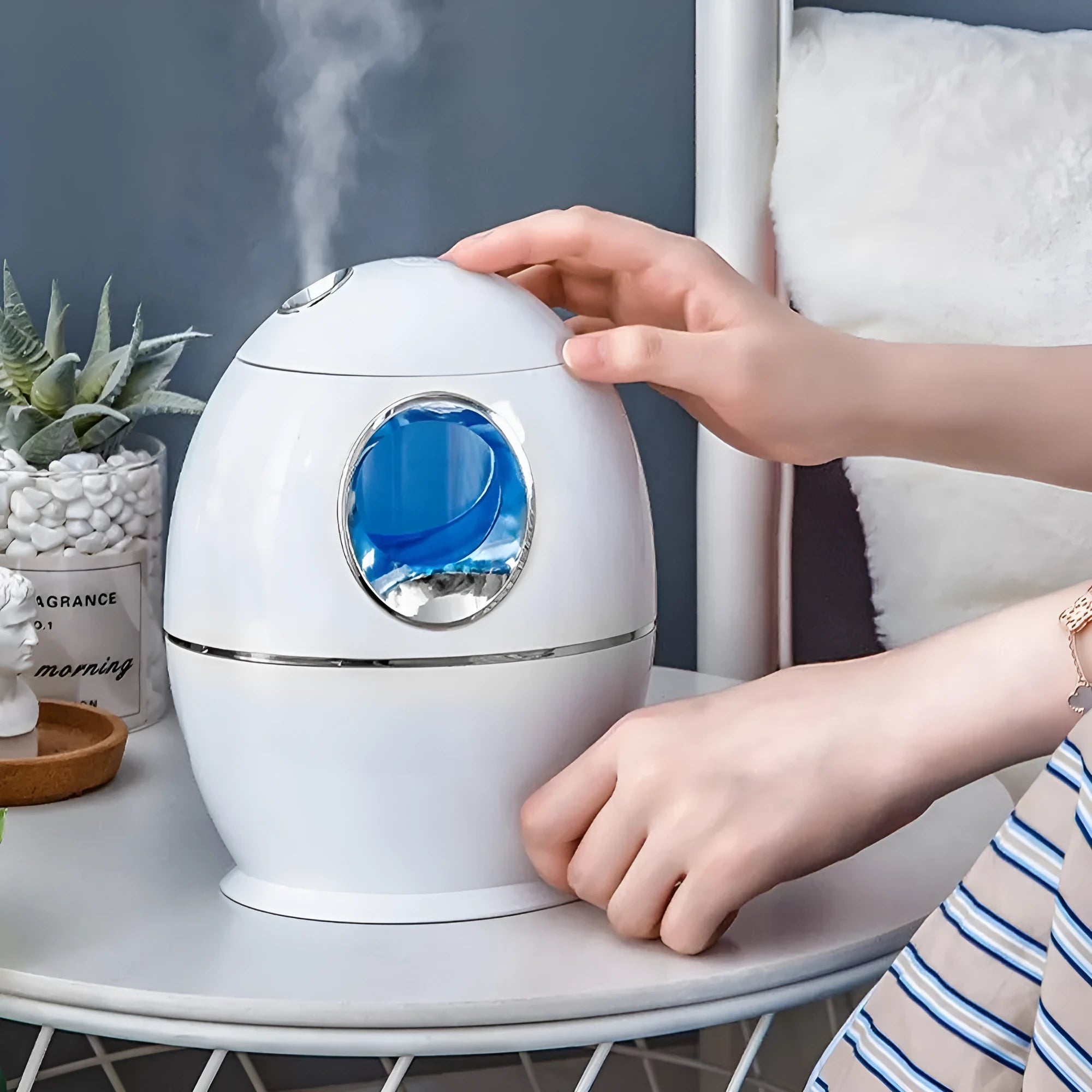 White round USB aromatherapy spray humidifier with 800ml water tank