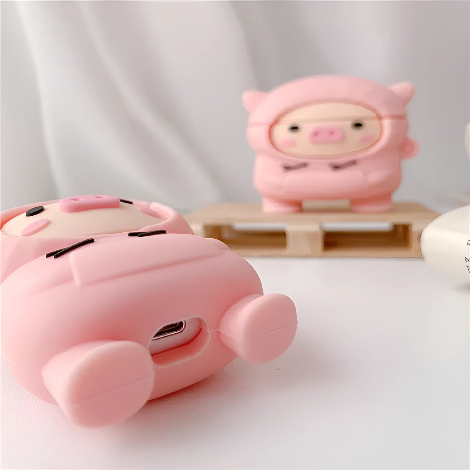 Pink silicone AirPods case cover with cartoon pig design for AirPods 1 2 Pro3