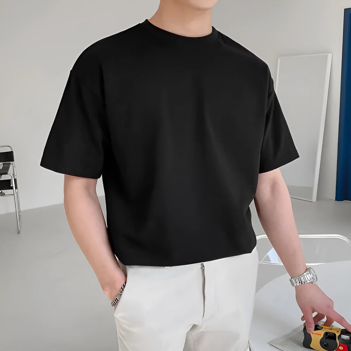 Men's loose solid colour short sleeve T-shirt with round neck and drop shoulder, thin cotton, available in five colours