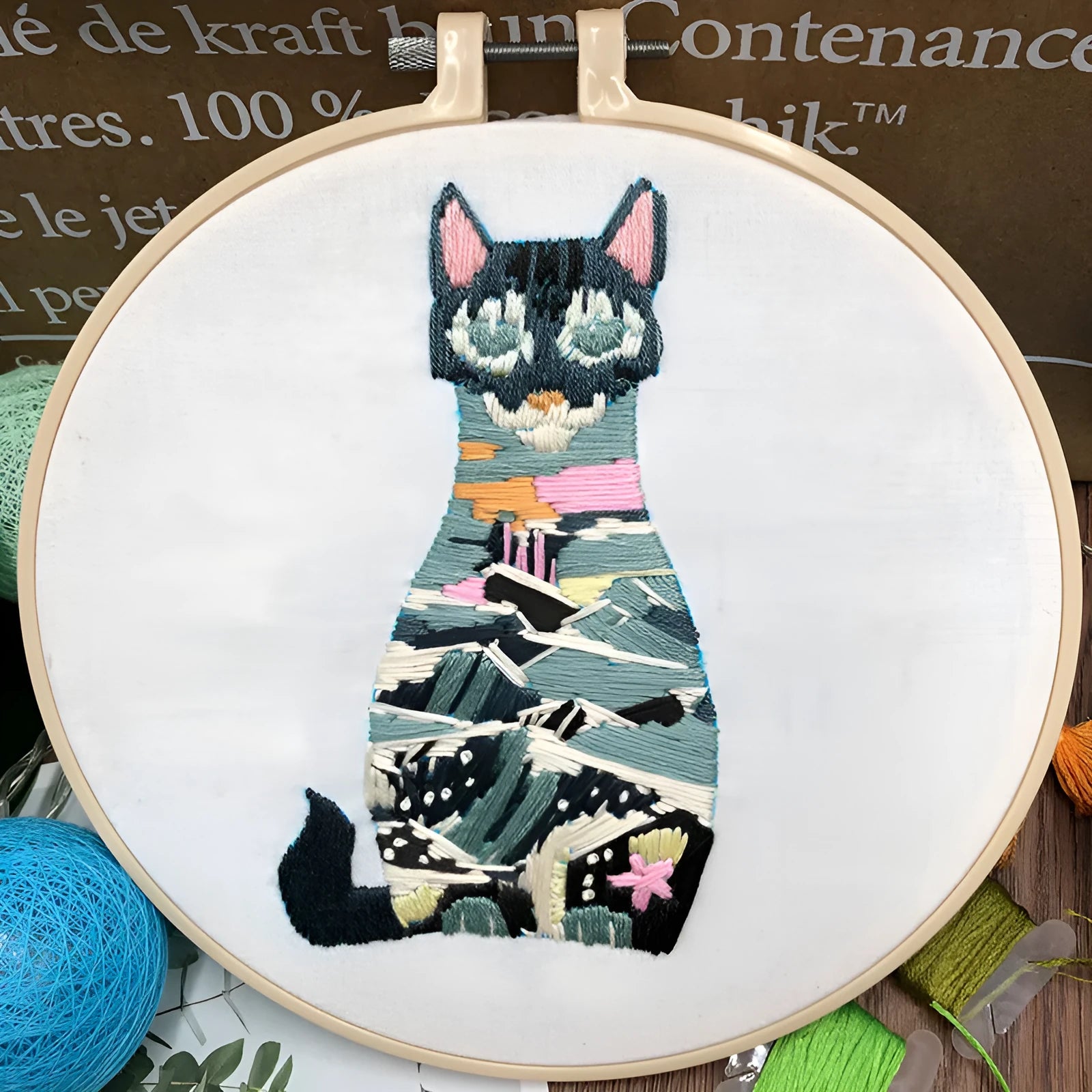 DIY cat embroidery kit with three-dimensional European design on cotton fabric including embroidery hoop