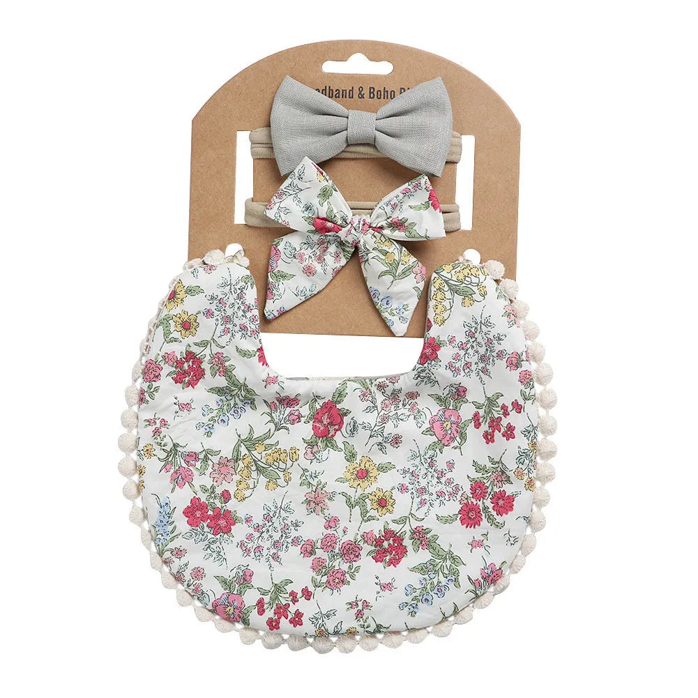 Linen cotton double-sided baby bib in solid colour with printed pattern, neutral design for boys and girls