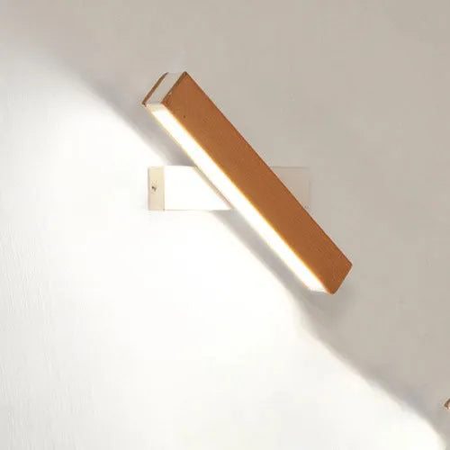 Modern wooden adjustable LED wall lamp in black or white with directional lighting bar