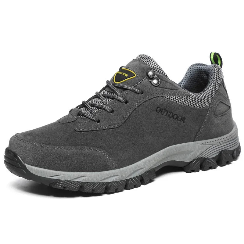 Men's low-cut outdoor hiking shoes in Army Green, showing the mesh lining and leisure design.