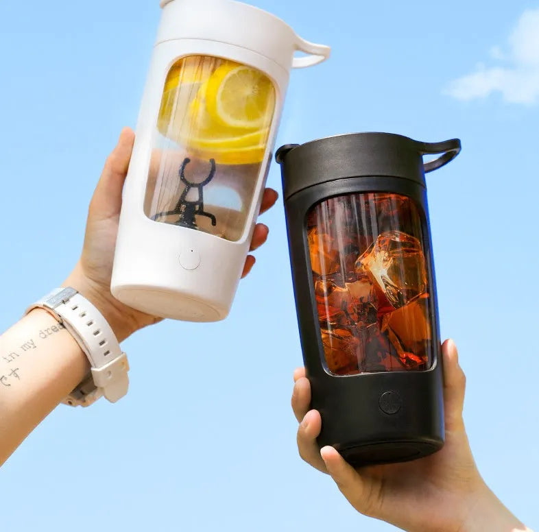 Portable automatic mixing cup in choice of colours, showing 650ml capacity and USB charging port.