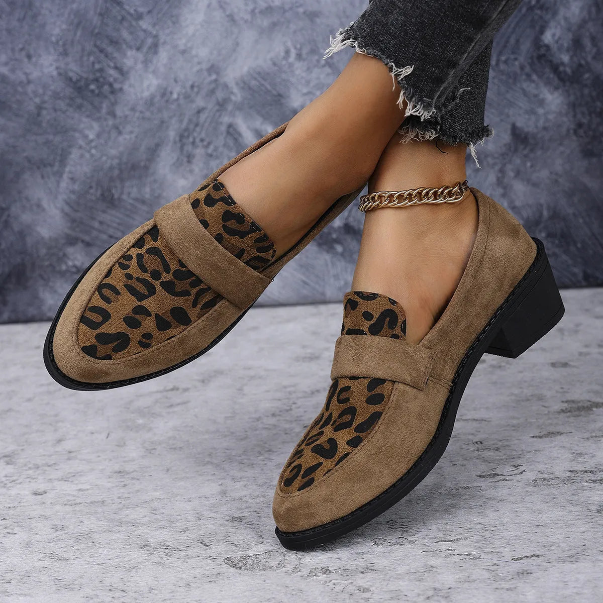 Leopard print slip-on suede pumps with chunky mid heel and pointed toe in pink colour