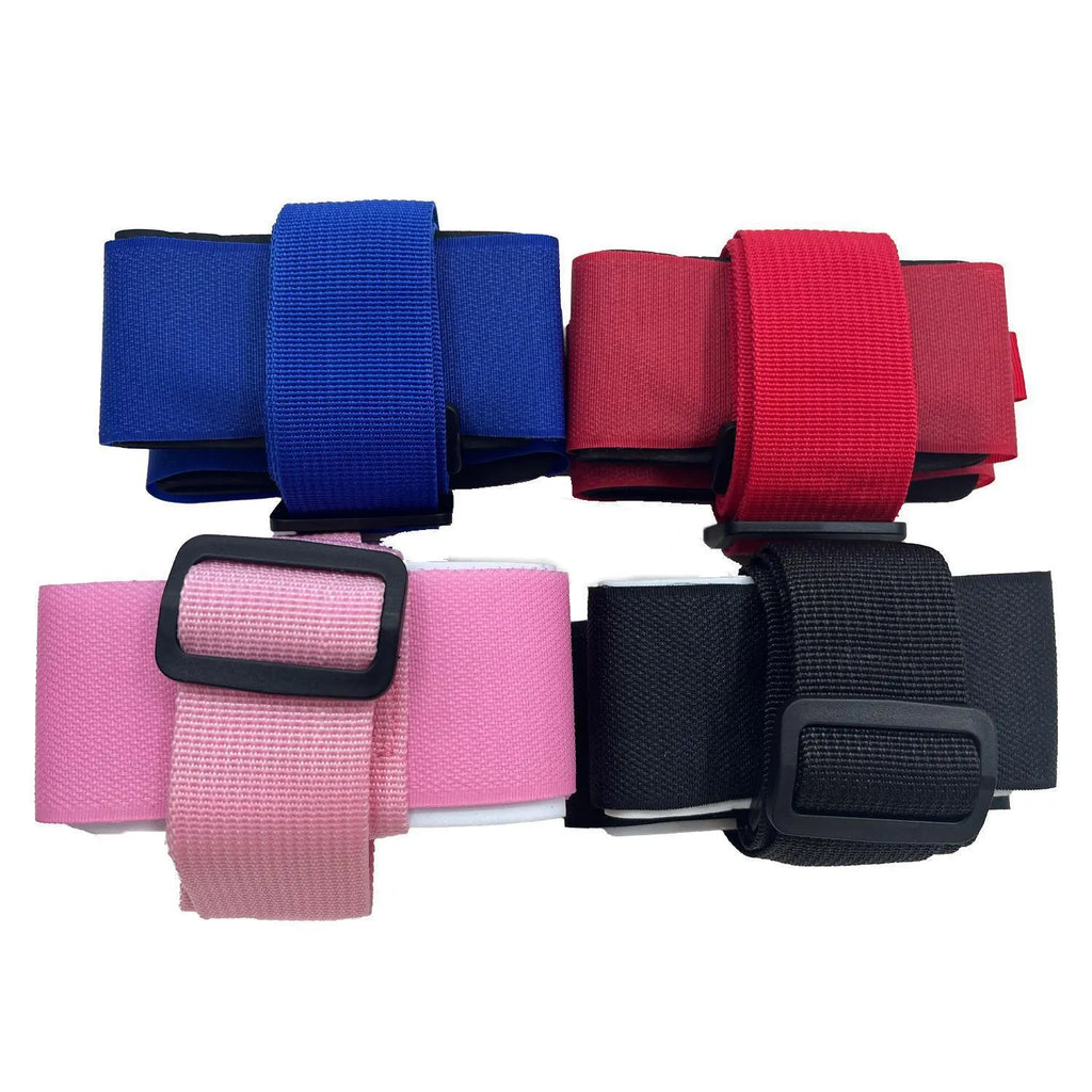 Adjustable shoulder strap for skiing bandages with hook and loop fastening