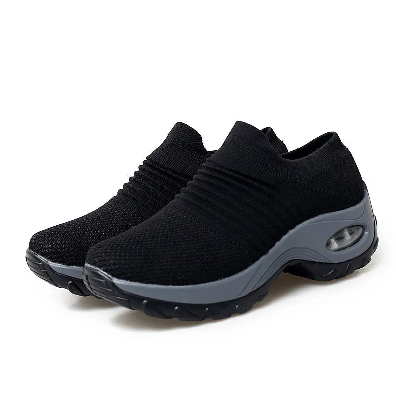 Dancing soft bottom flying woven rocking shoes in black camouflage with front strap and MD sole