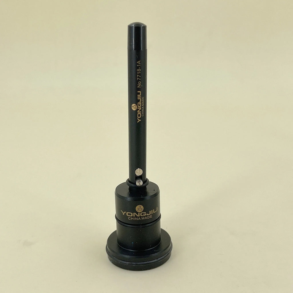 Watch repair oiling pen with fine needle tip for precision lubrication