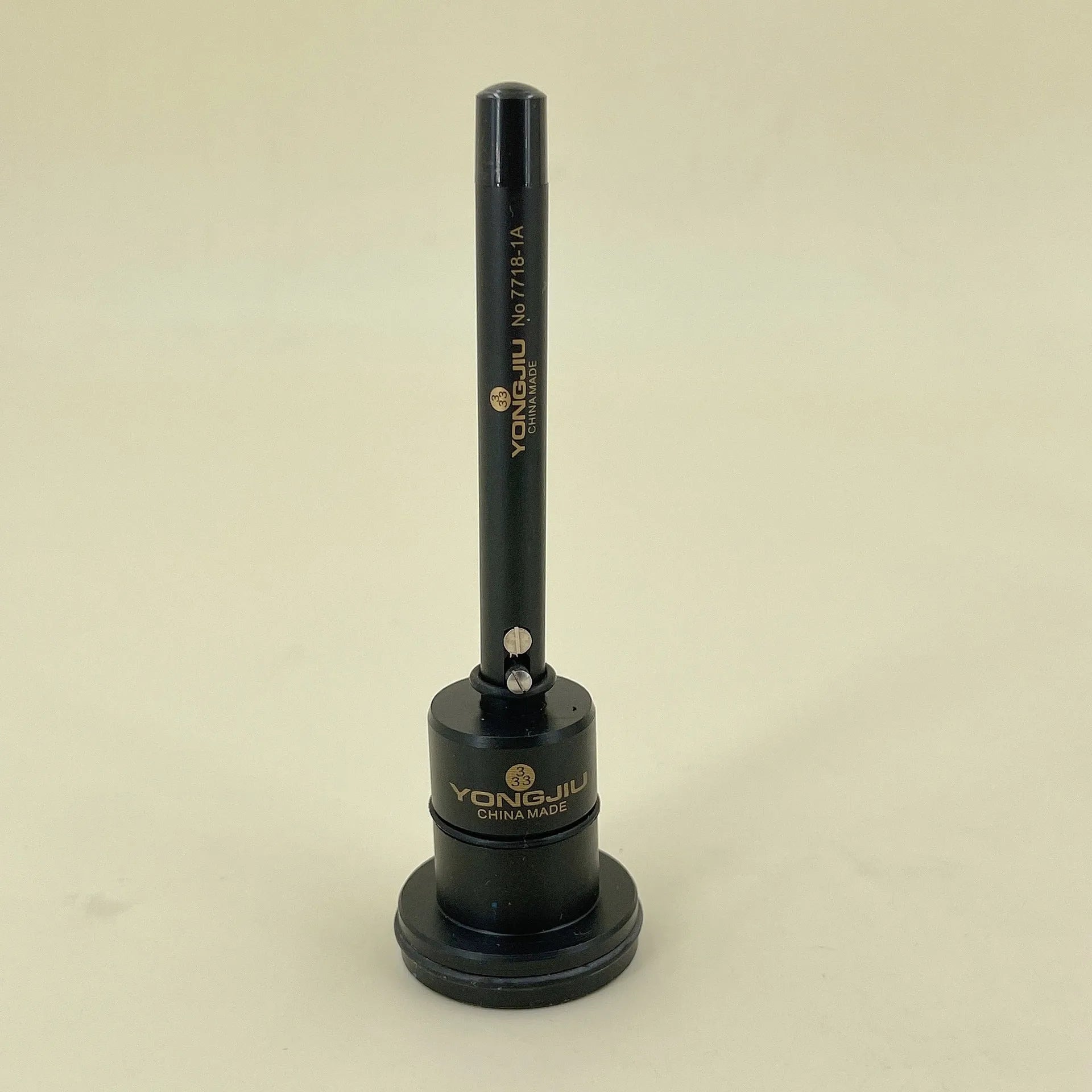 Watch repair oiling pen with fine needle tip for precision lubrication