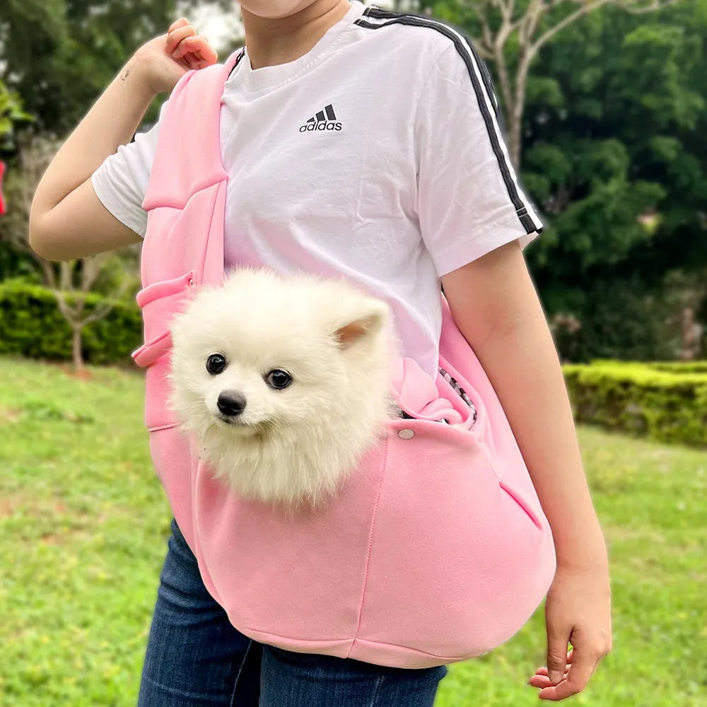 Polyester pet crossbody bag M size for cats and dogs under 7.50 kg in black colour option